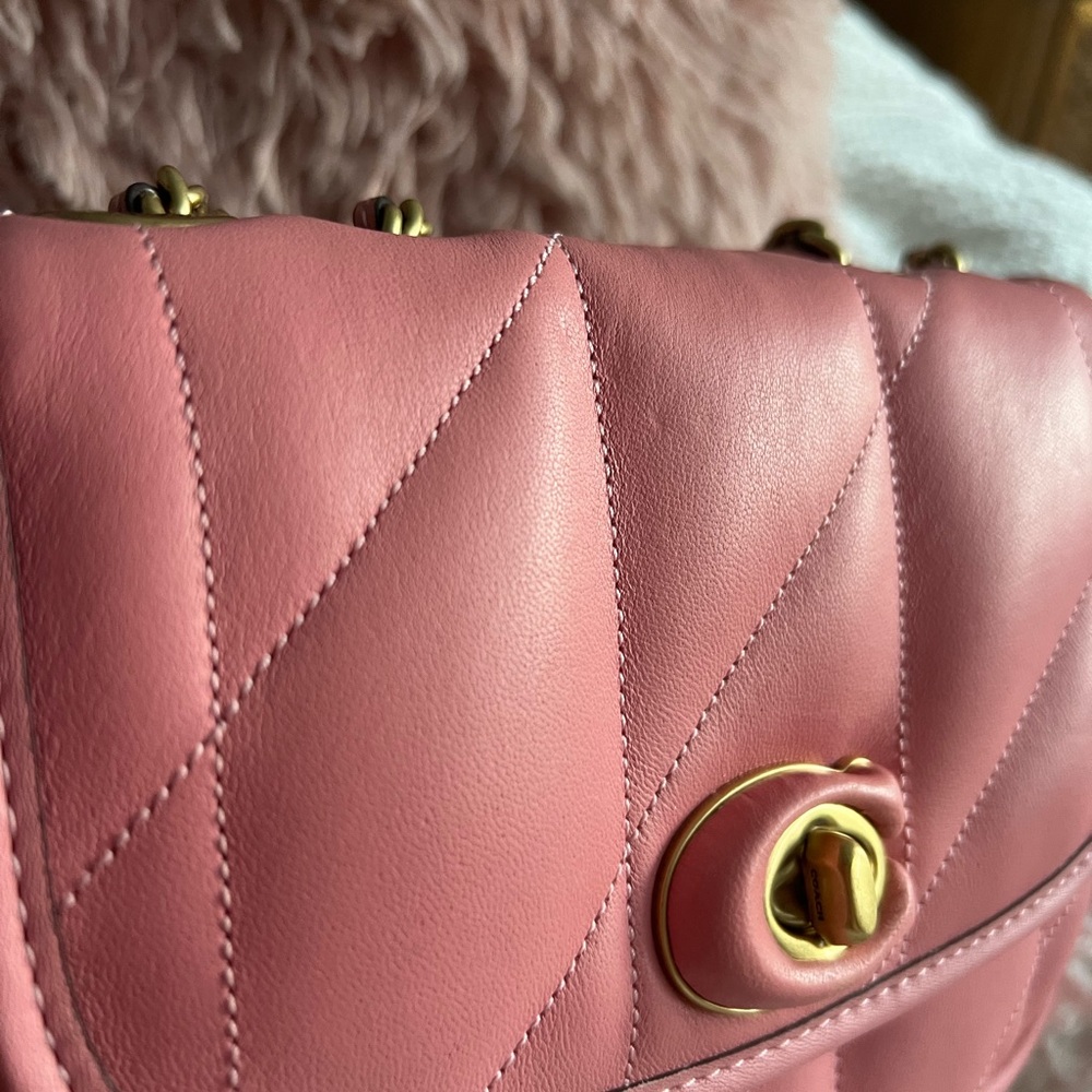 Coach PILLOW MADISON SHOULDER BAG
18 WITH QUILTING - Picture 2 of 13